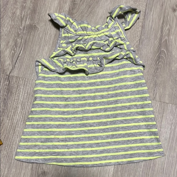 4 for $20 Striped Gray and Yellow Kids Top - Picture 1 of 1